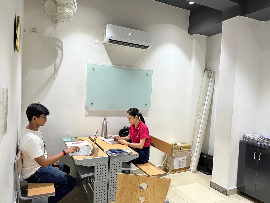 Students studying in the Airborne Aviation library
